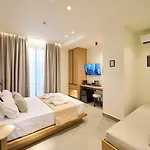 Monarco Executive * Rhodes City