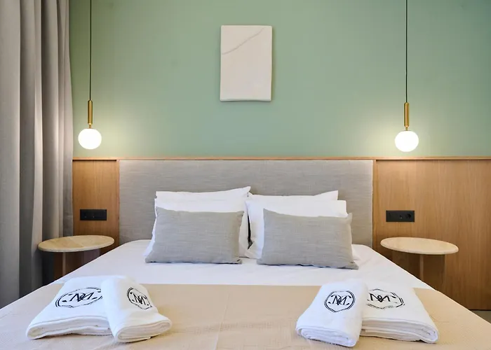 Monarco Executive Hotel *