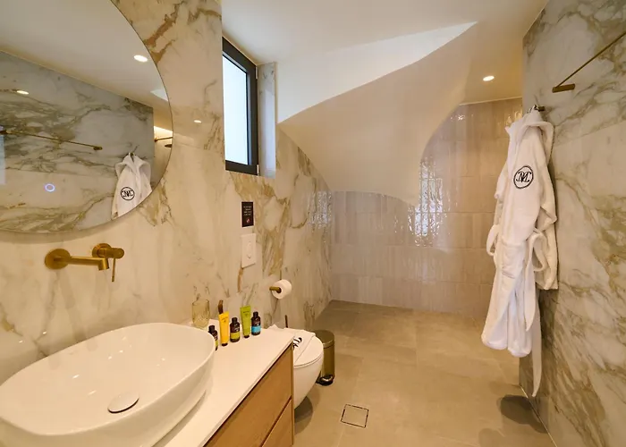 Monarco Executive Ξενοδοχείο