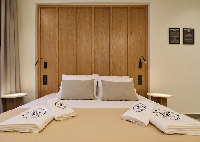 Monarco Executive Ξενοδοχείο *