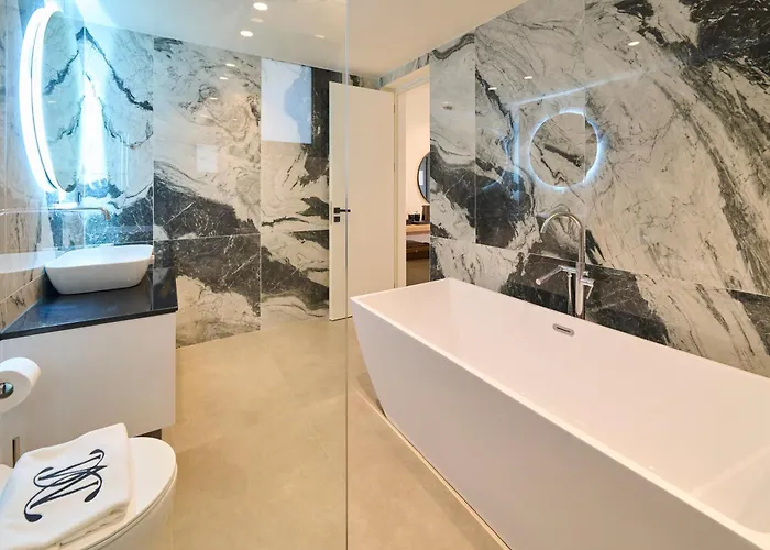 Ξενοδοχείο Monarco Executive *