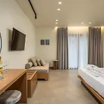Monarco Executive