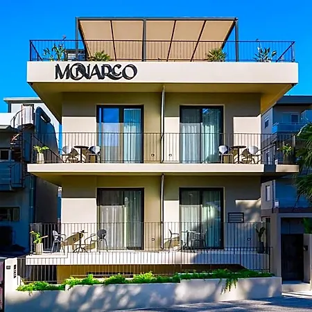 Monarco Executive Hotel *