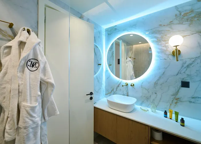 Monarco Executive فندق