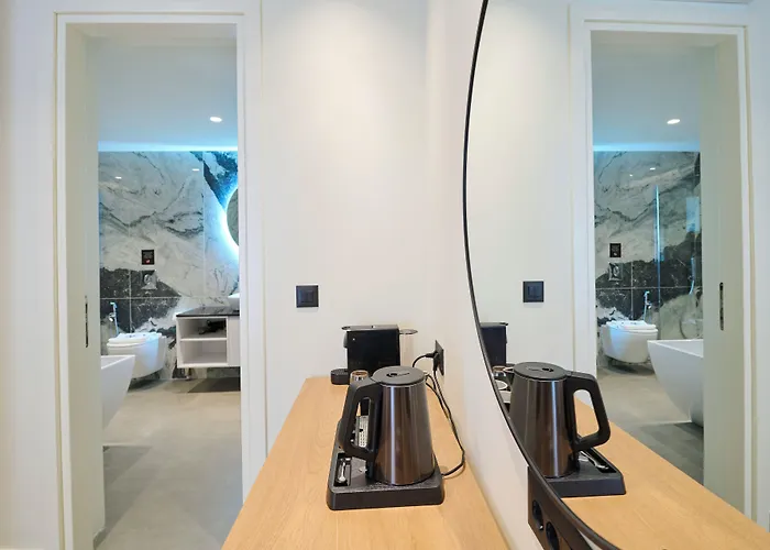 Monarco Executive فندق